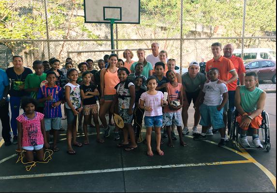 Das DOJL gemeinsam mit brasilianischen Jugendlichen aus den Favelas